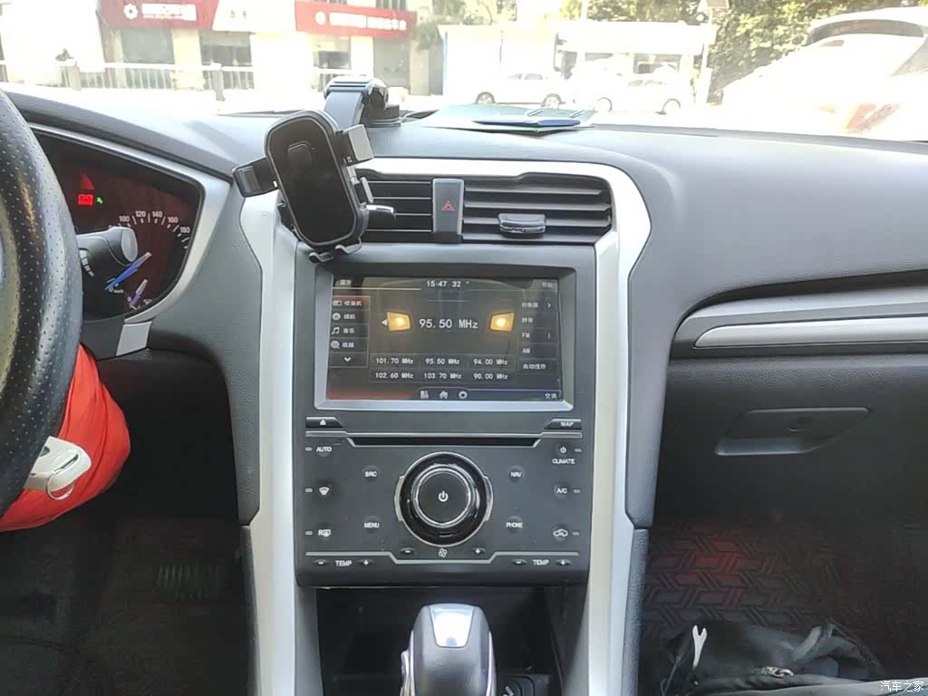 Ford Mondeo, 2015 13