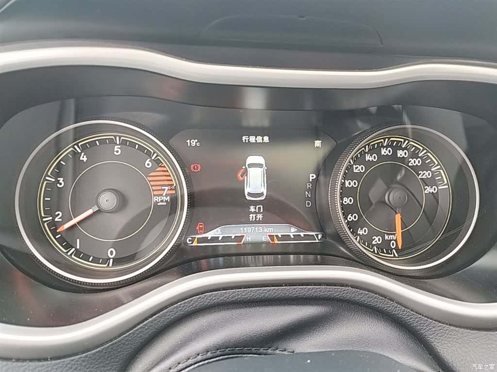 Jeep Cherokee, 2017 12