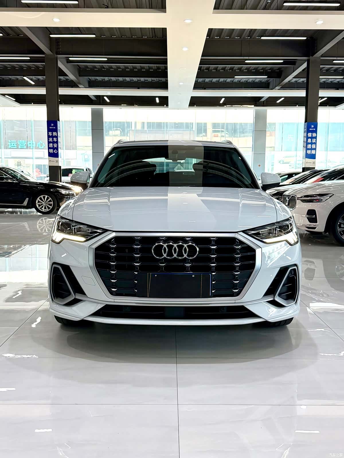 Audi Q3, 2023 2