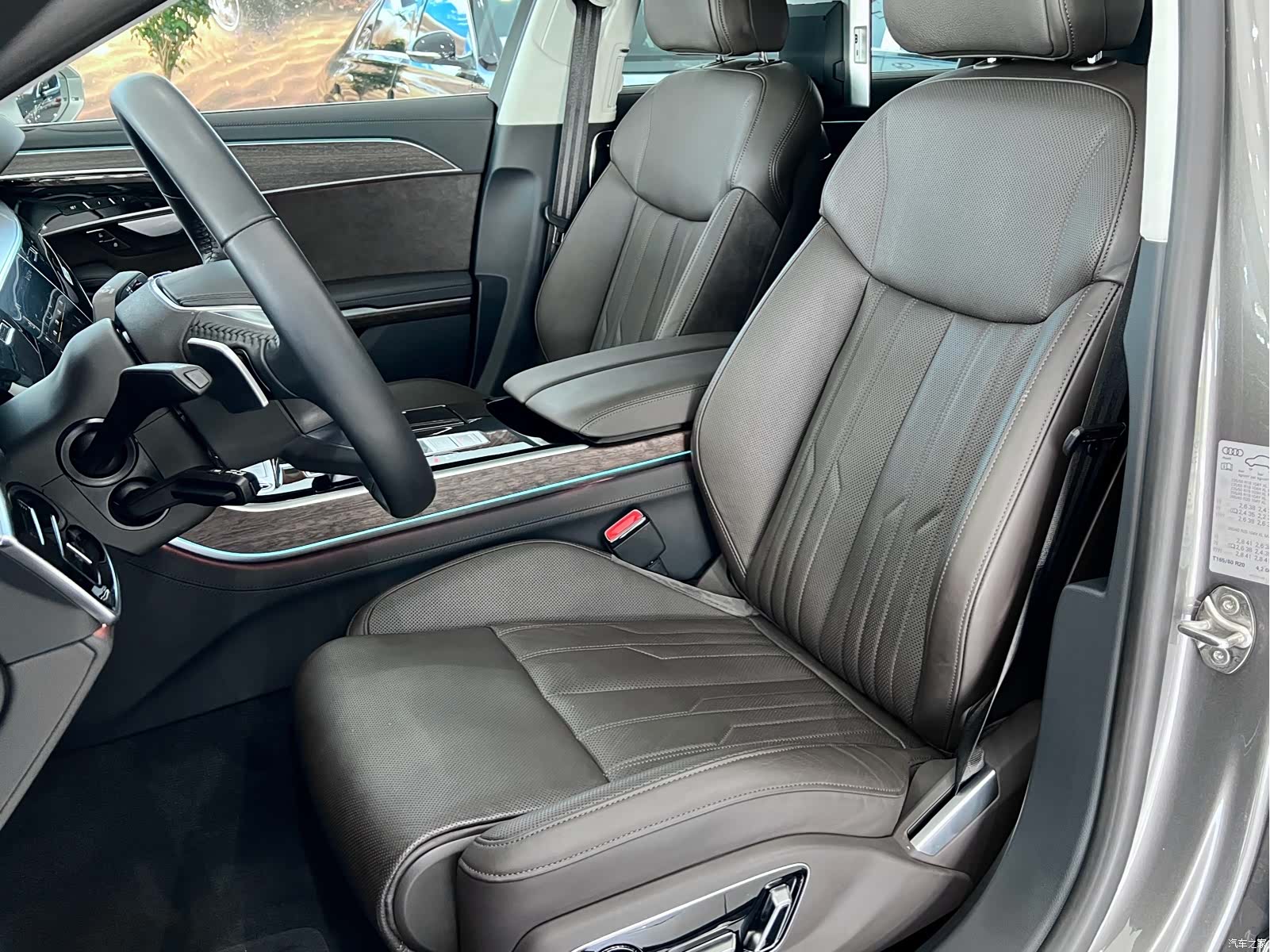 Audi A8L, 2021 6