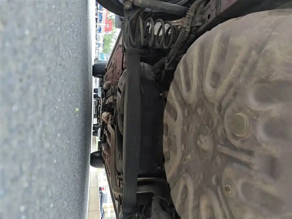 Toyota YARiS L to enjoy