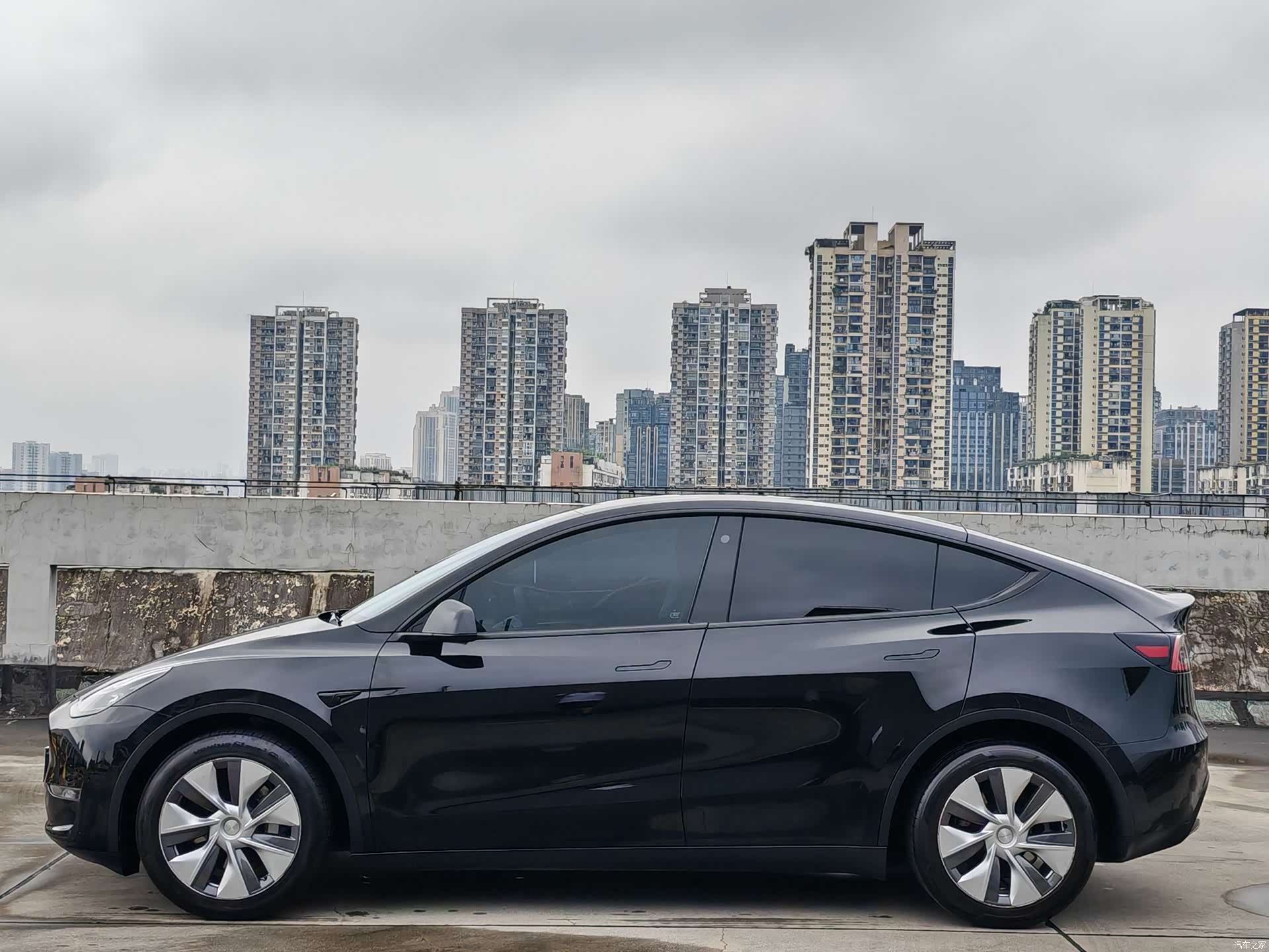 Tesla Model Y, 2022 4