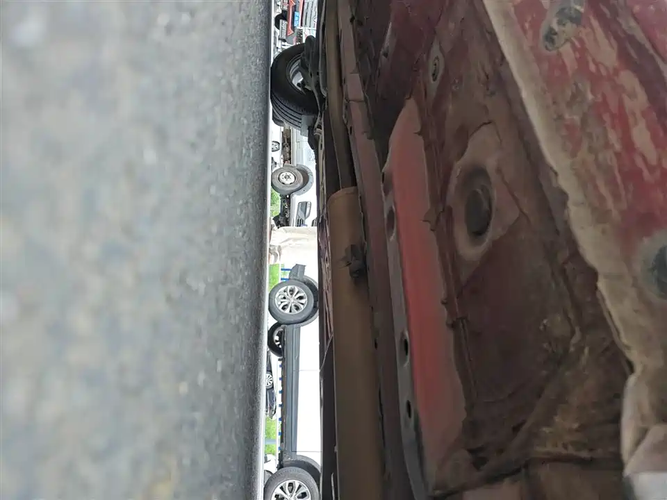 Toyota YARiS L to enjoy