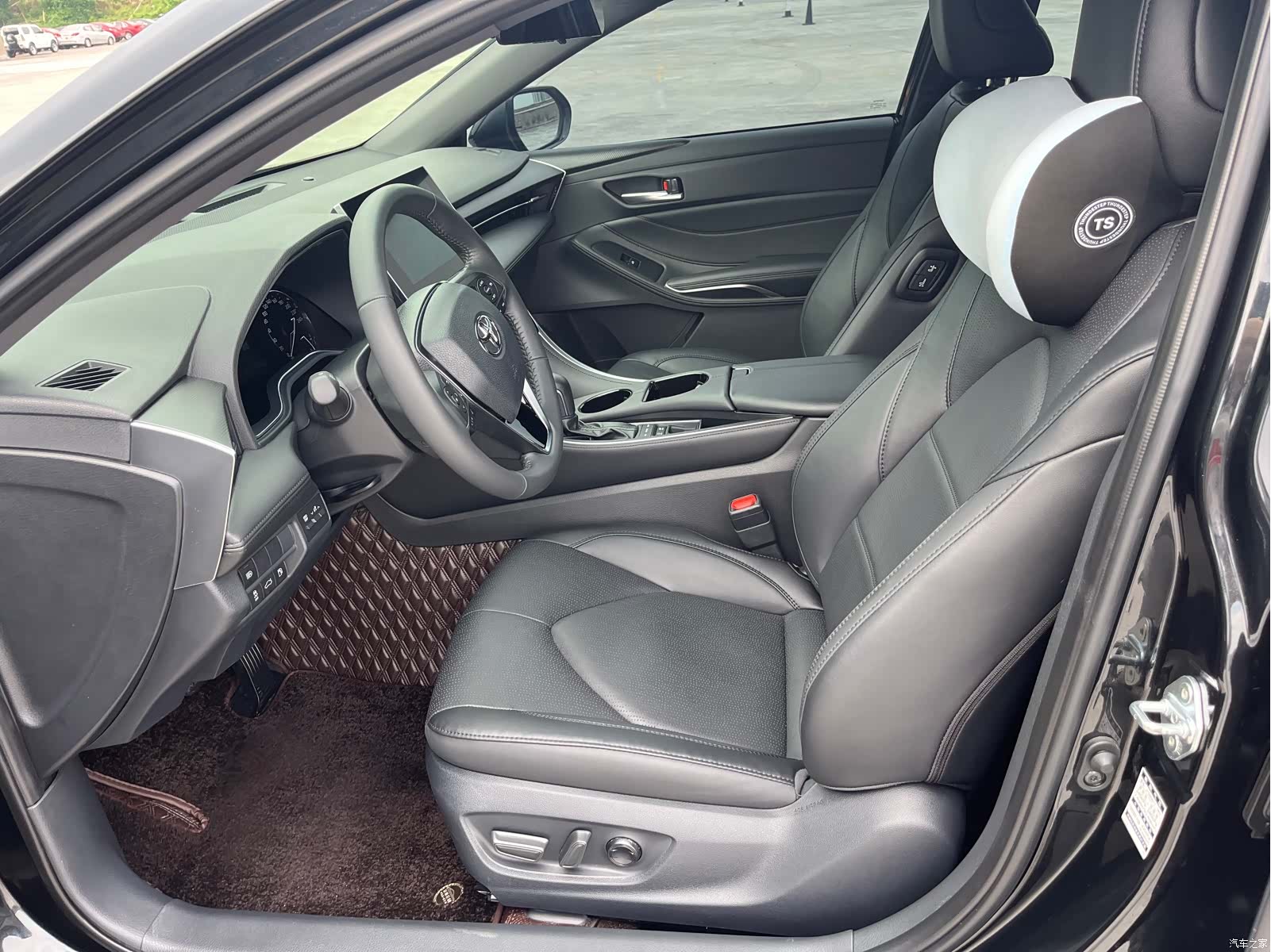 Toyota Avalon, 2023 все фото