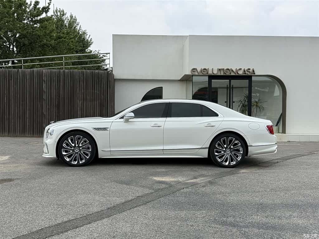 Bentley Flying Spur, 2025 4