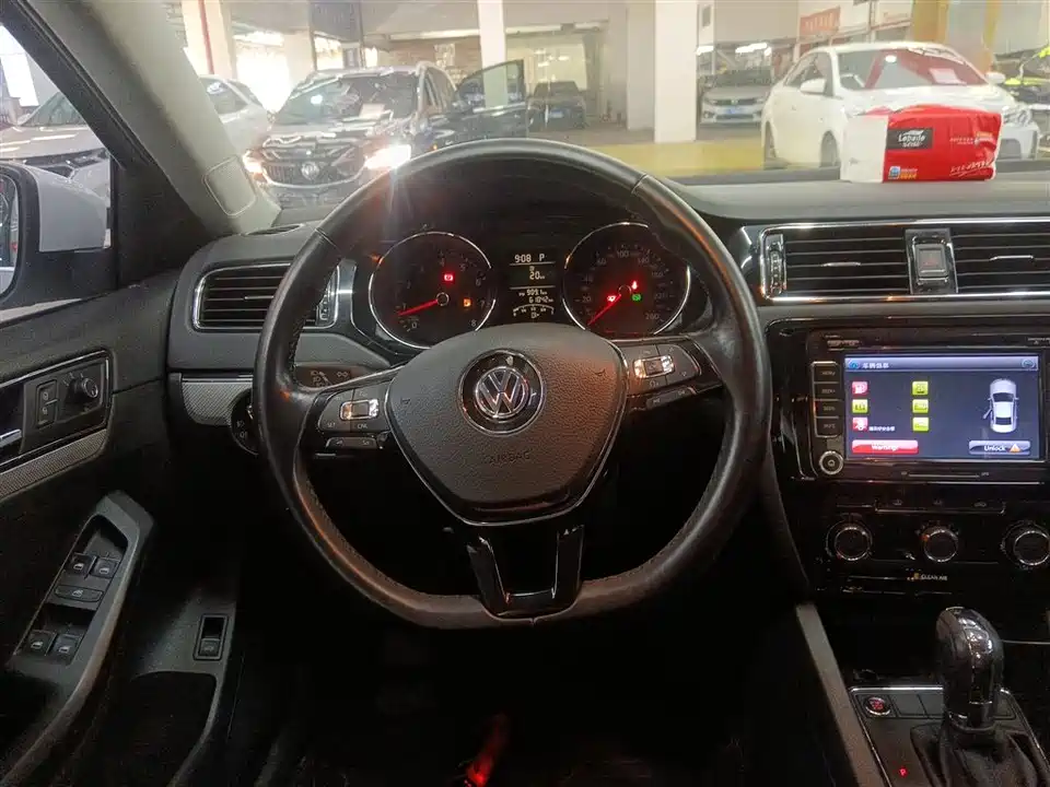 Volkswagen Sagitar