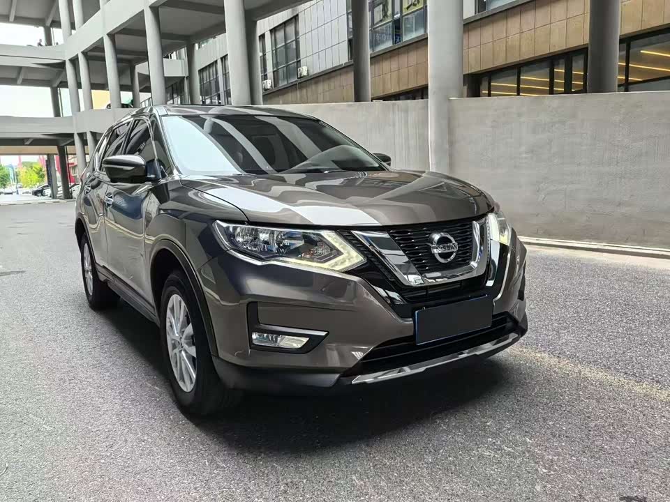Nissan Qijun