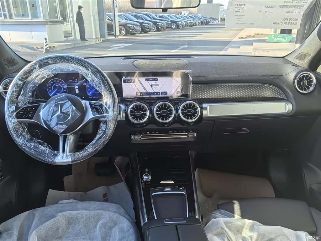 Mercedes-Benz EQB, 2025 18
