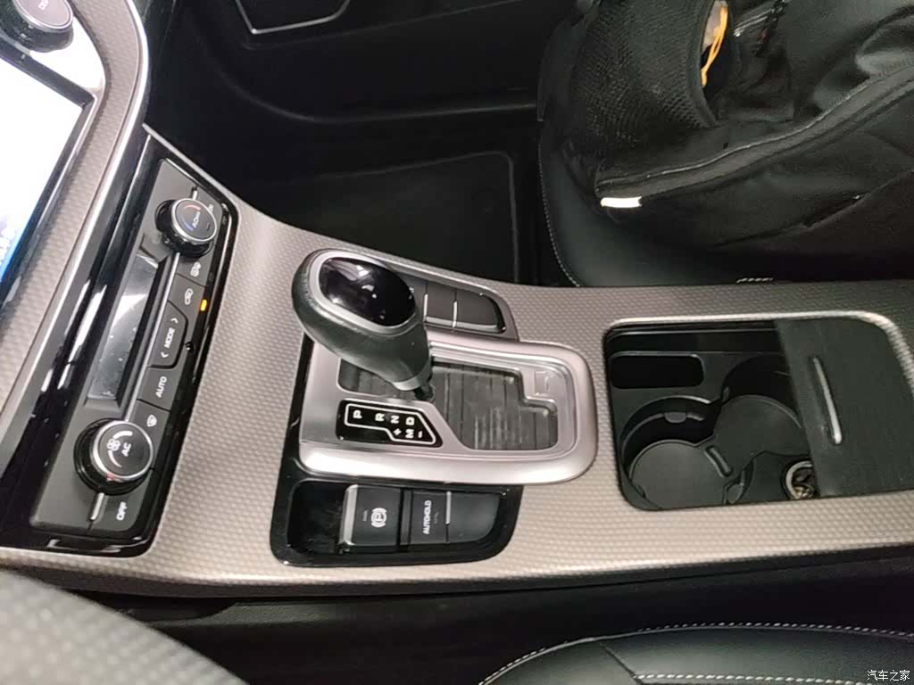 Geely Emgrand, 2018 14