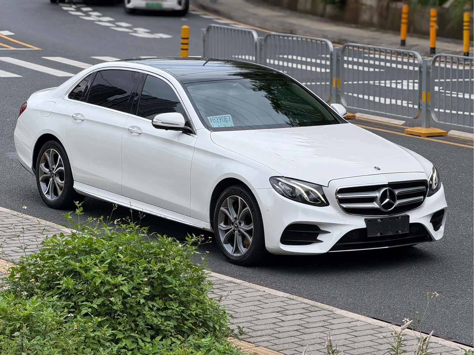 Mercedes-Benz E-Class, 2020 3