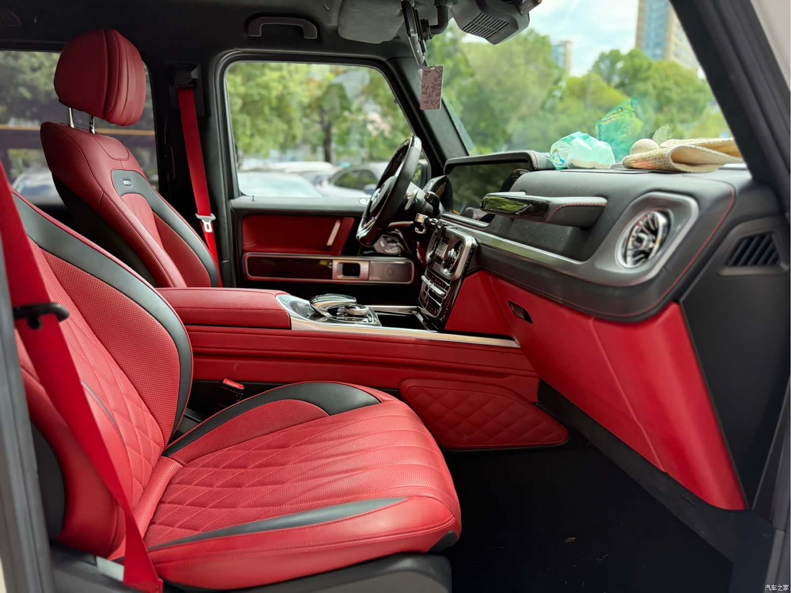 Mercedes-Benz G-Class, 2023 16
