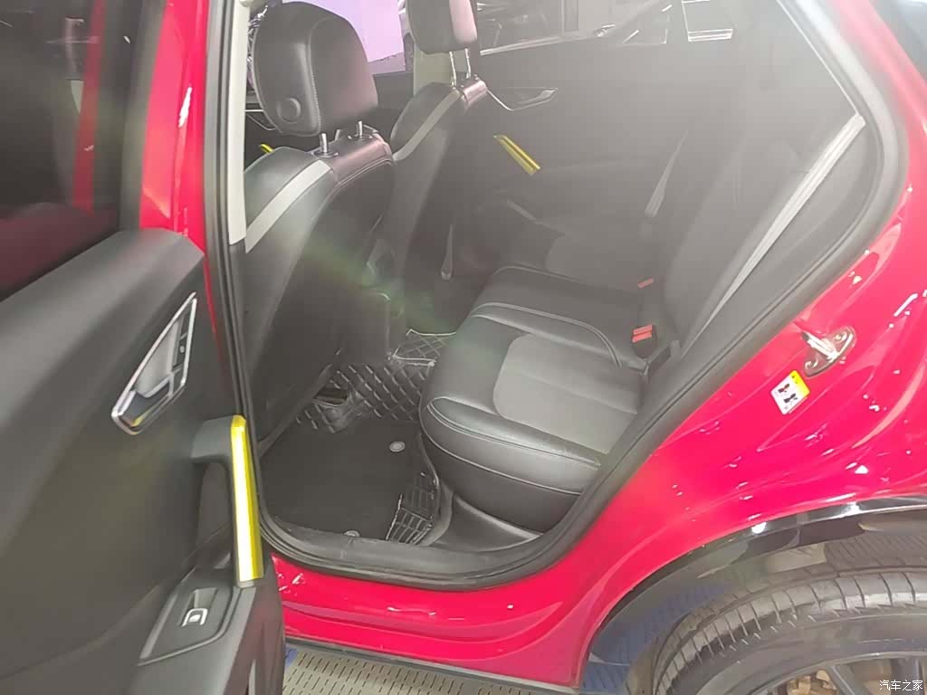 Audi Q2L, 2019 17