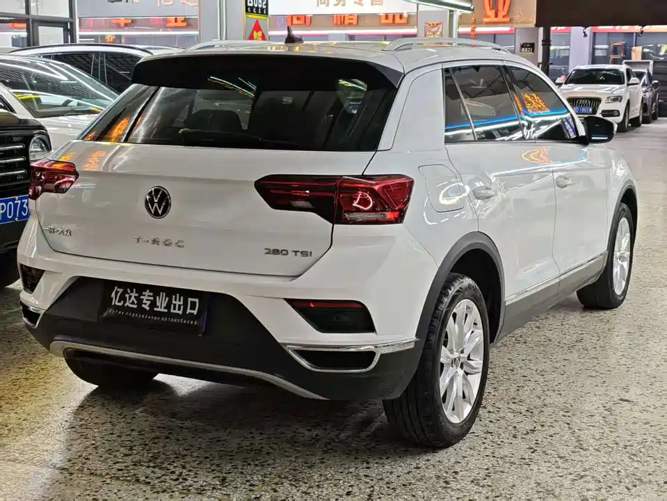 Volkswagen T-ROC exploring Songs