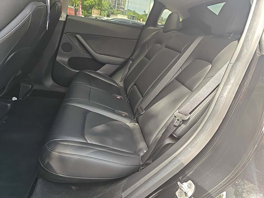 Tesla Model Y, 2022 17