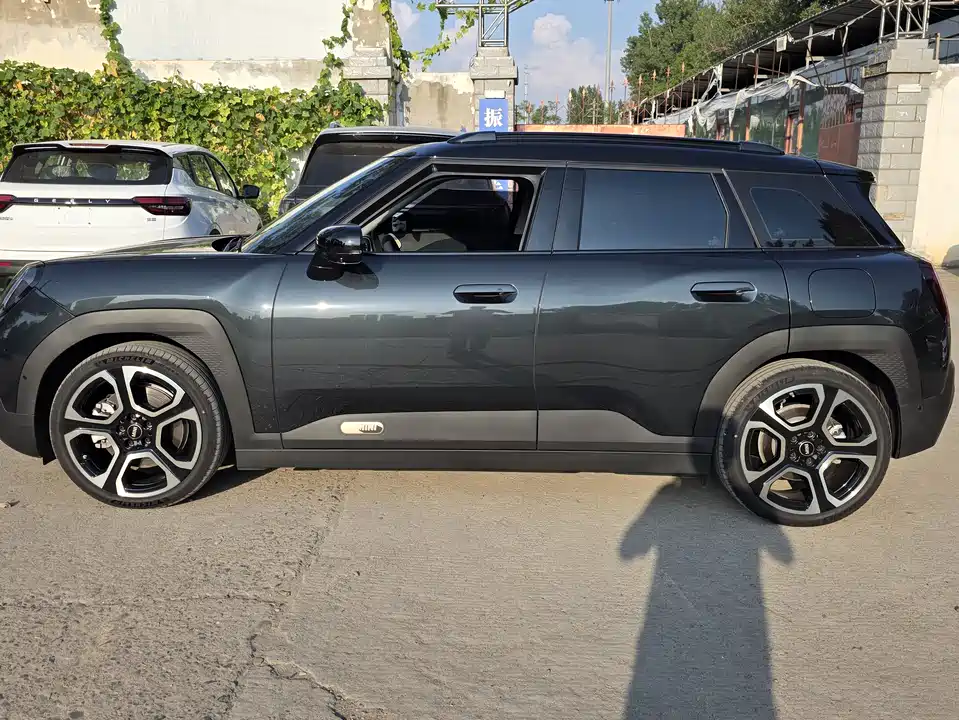 MINI Electric ACEMAN