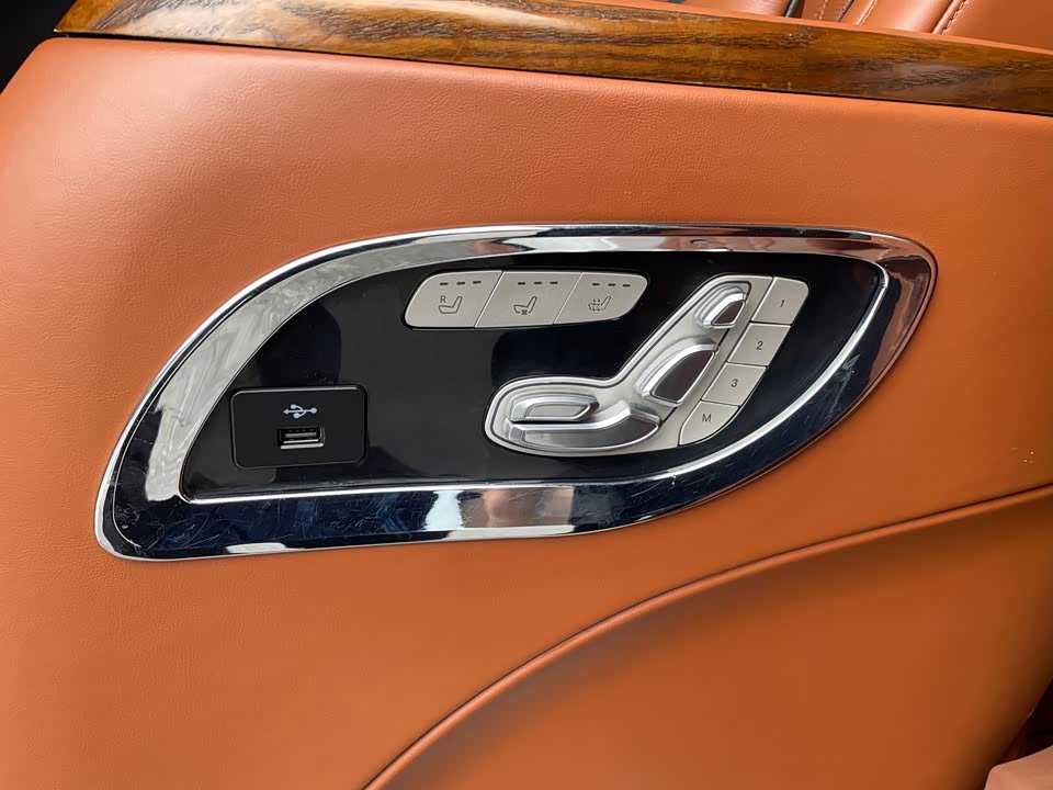 Mercedes-Benz V-class