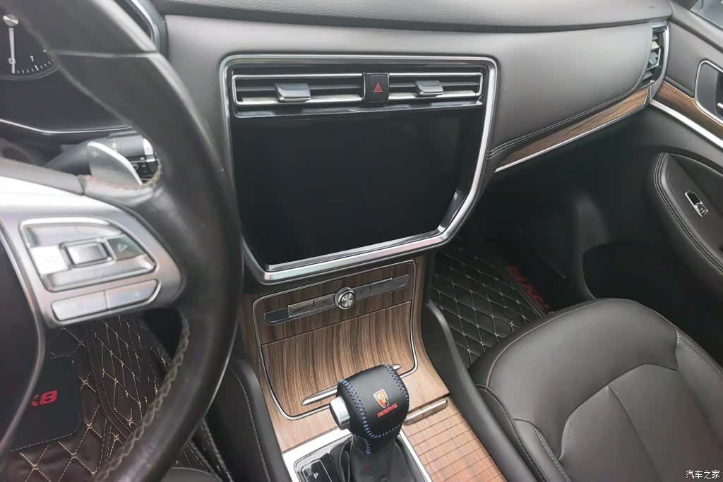 Roewe RX8, 2018 13