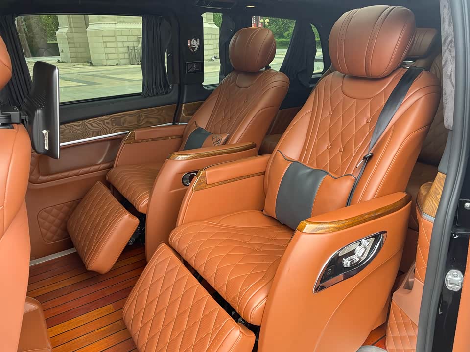 Mercedes-Benz V-class