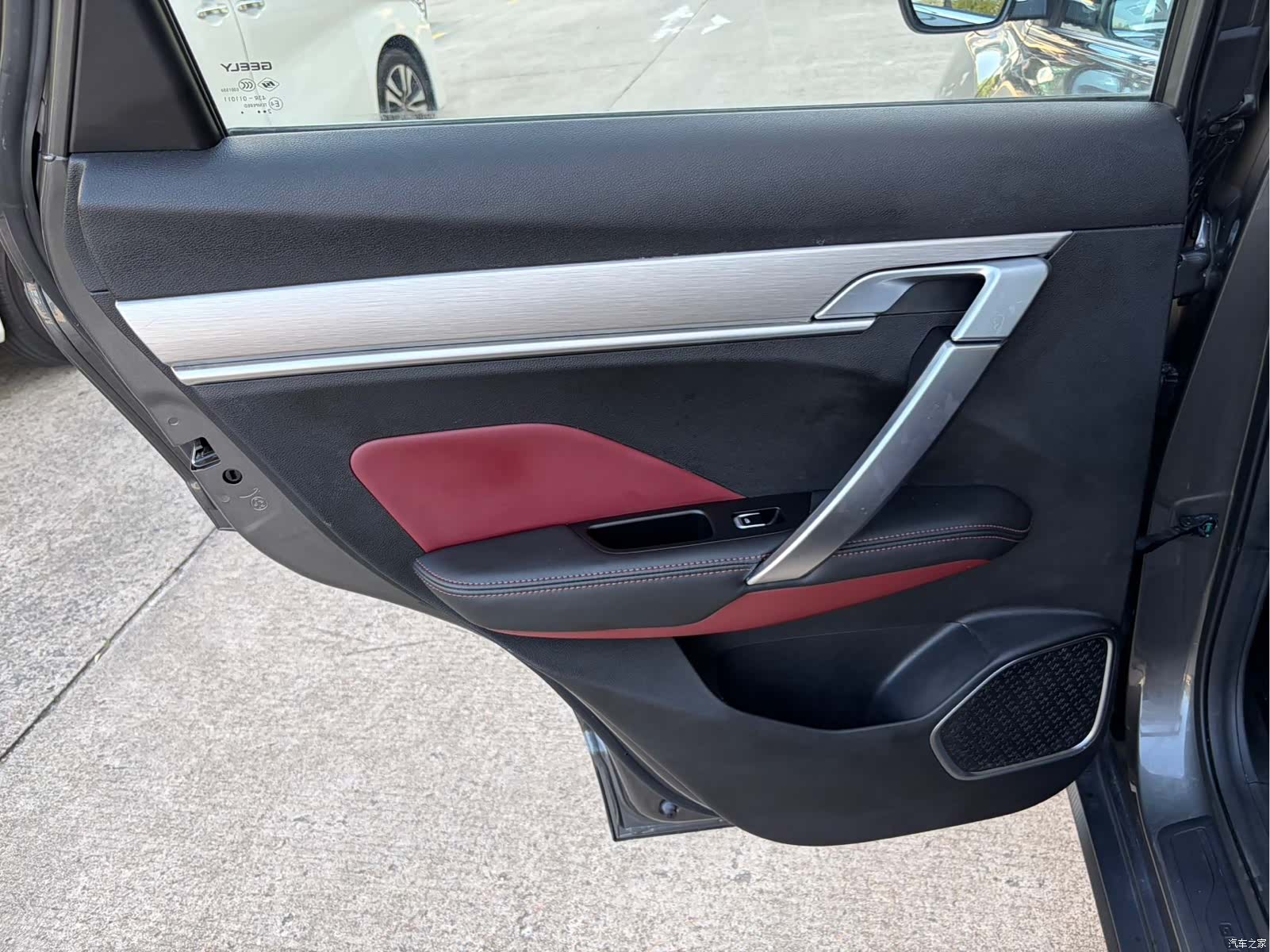 Geely Coolray, 2022 17