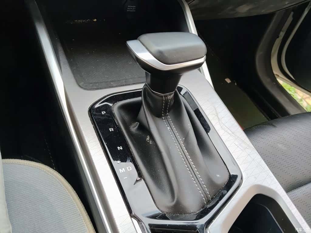 Geely Emgrand, 2023 11