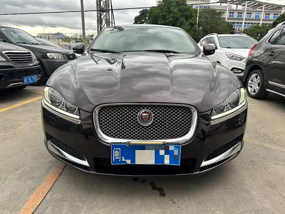Jaguar XF