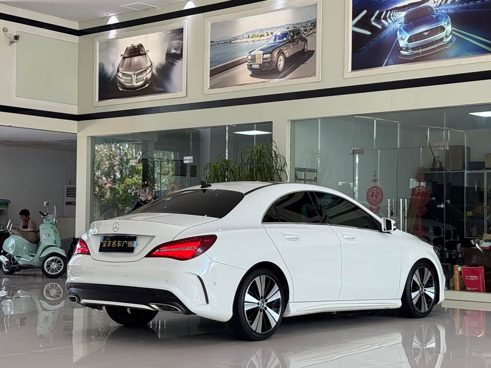 Mercedes-Benz CLA Mercedes-Benz CLA