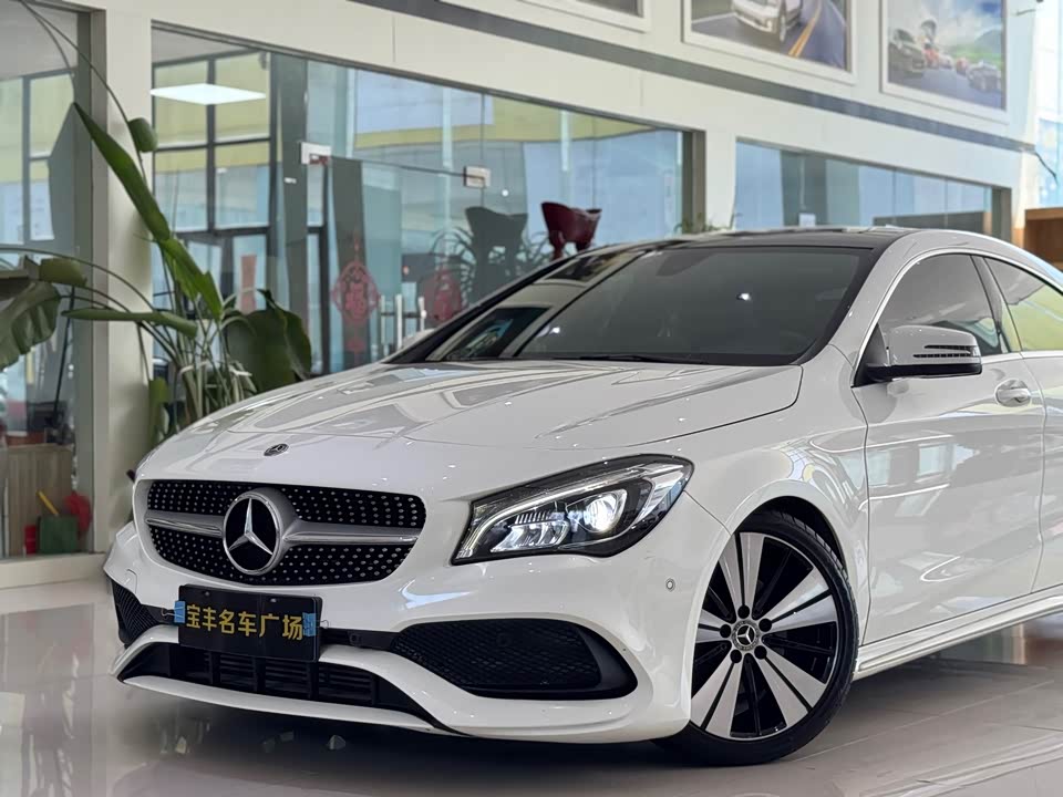 Mercedes-Benz CLA Mercedes-Benz CLA
