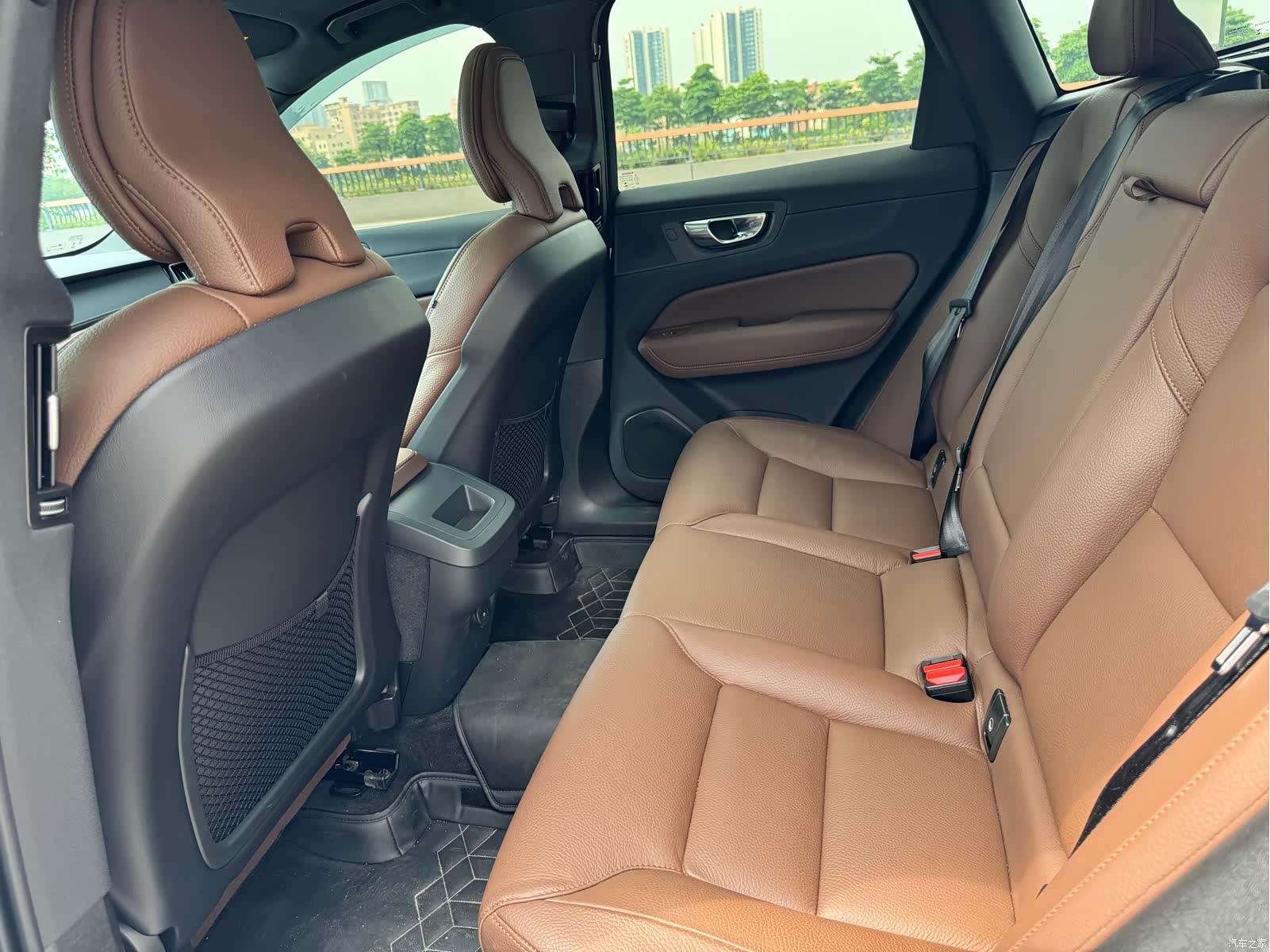 Volvo XC60, 2025 10