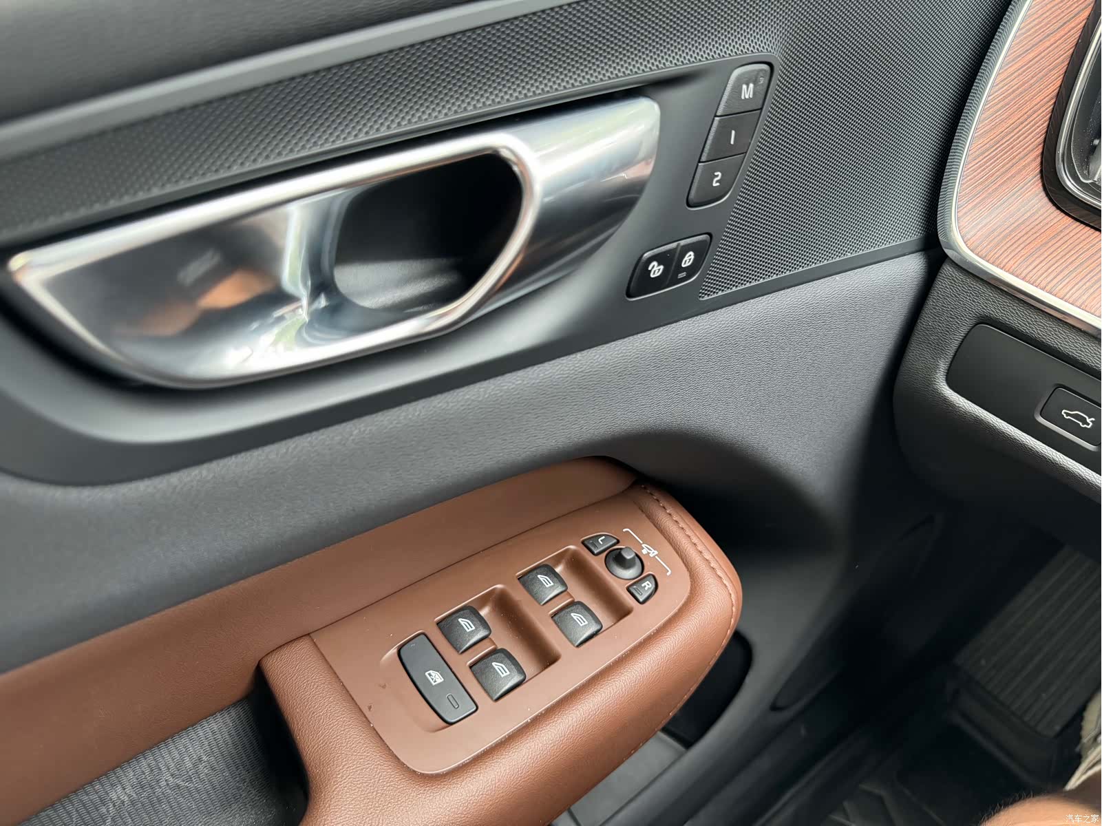 Volvo XC60, 2025 18