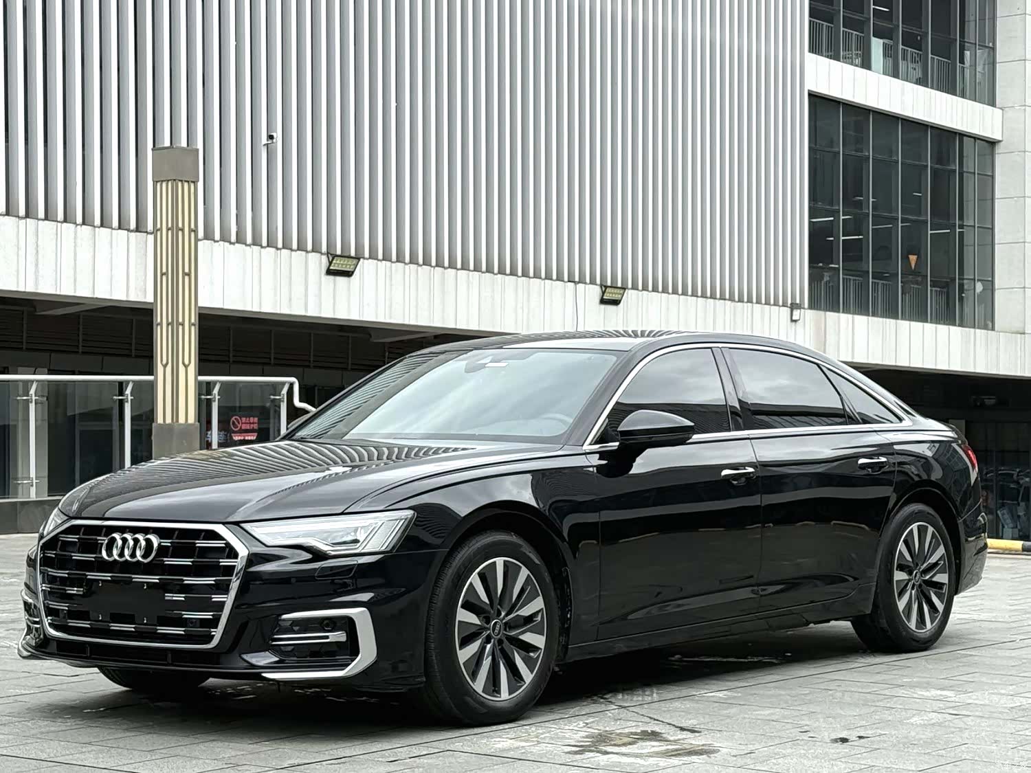 Audi A6L, 2022 1