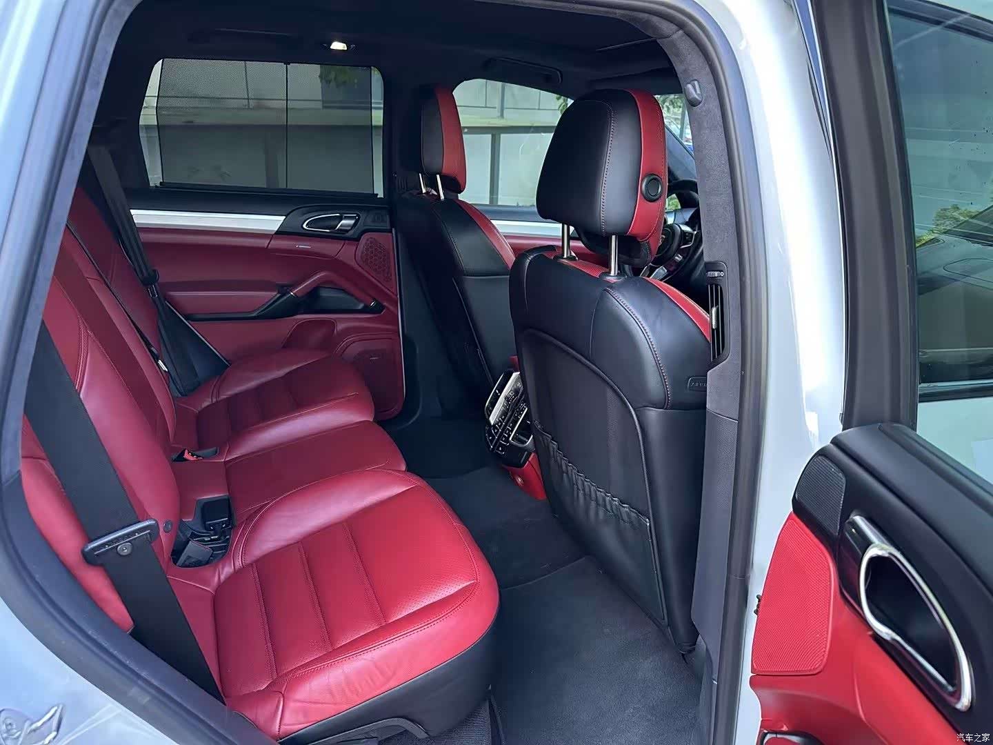 Porsche Cayenne, 2015 все фото