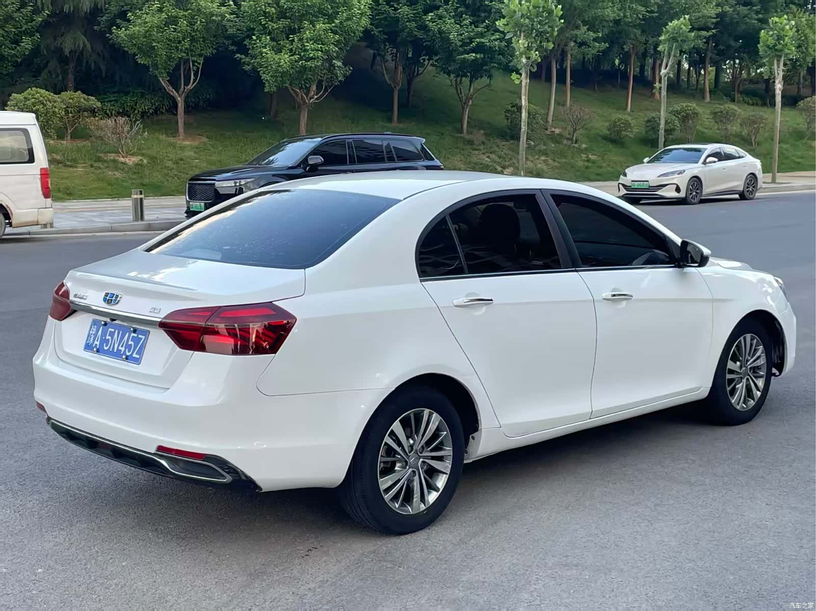 Geely Emgrand, 2019 7