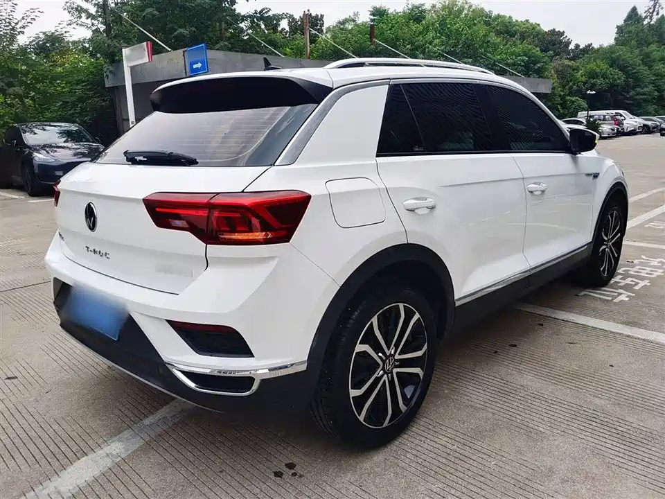 Volkswagen T-ROC exploring Songs