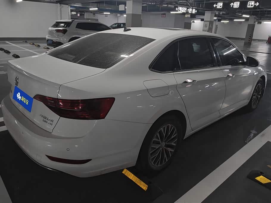Volkswagen Sagitar