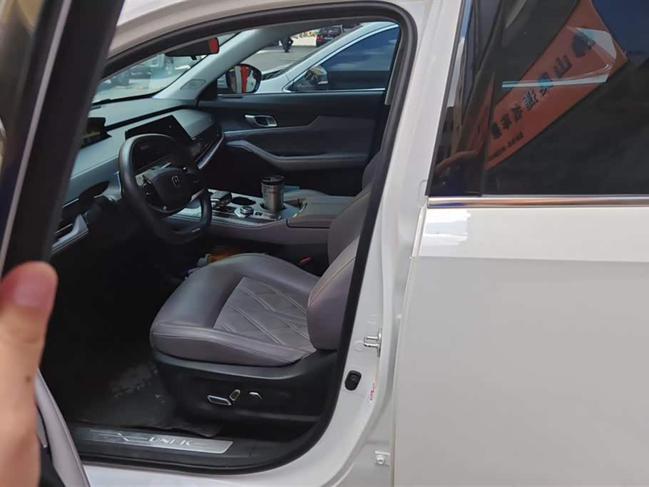 Changan UNI-K Smart iDD