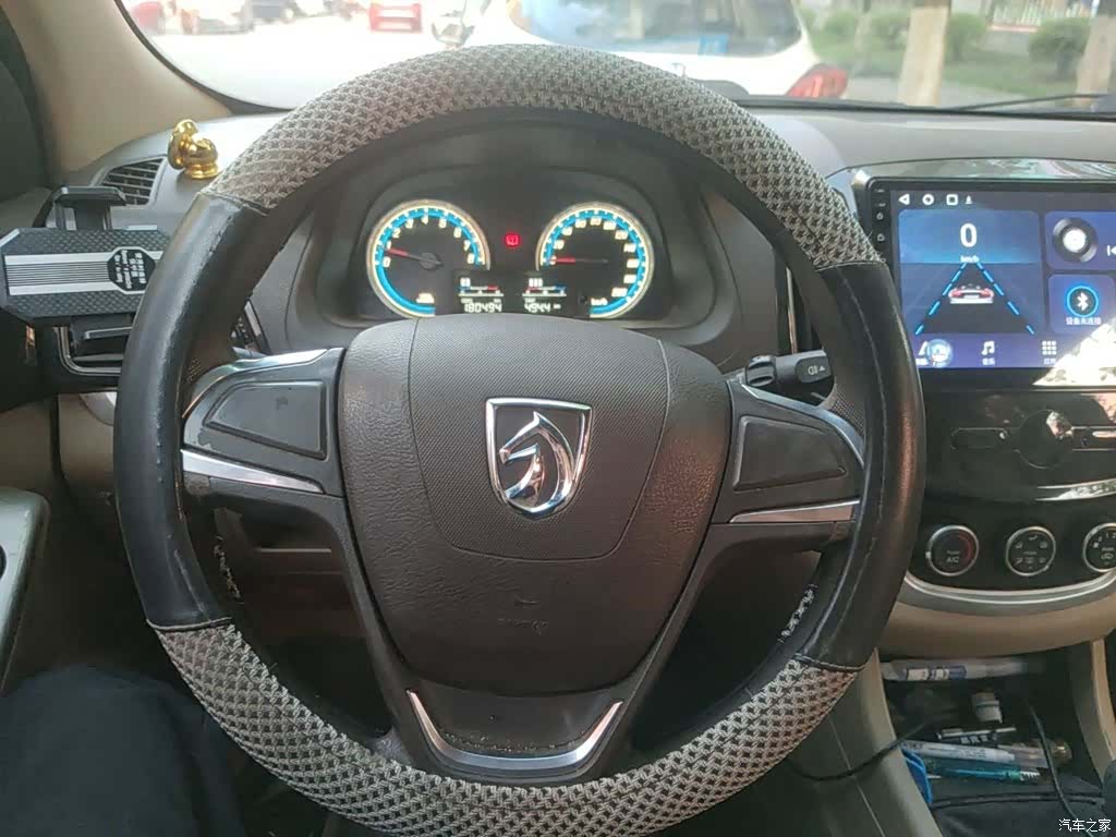 Wuling 730, 2015 3