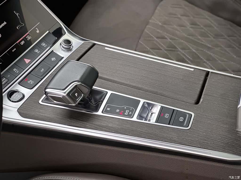 Audi A7L, 2024 9