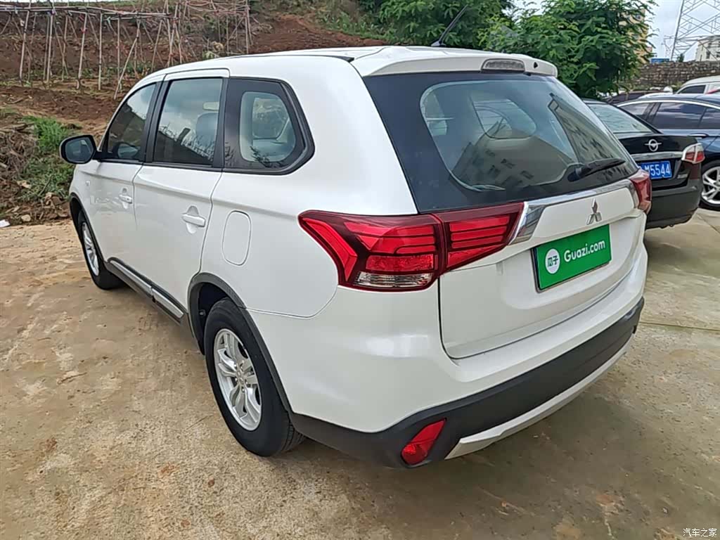 Mitsubishi Outlander, 2017 все фото