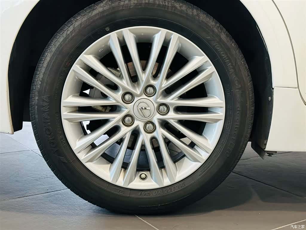 Lexus ES, 2018 15