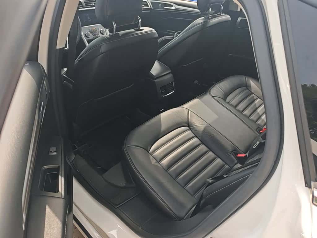 Ford Mondeo, 2017 17