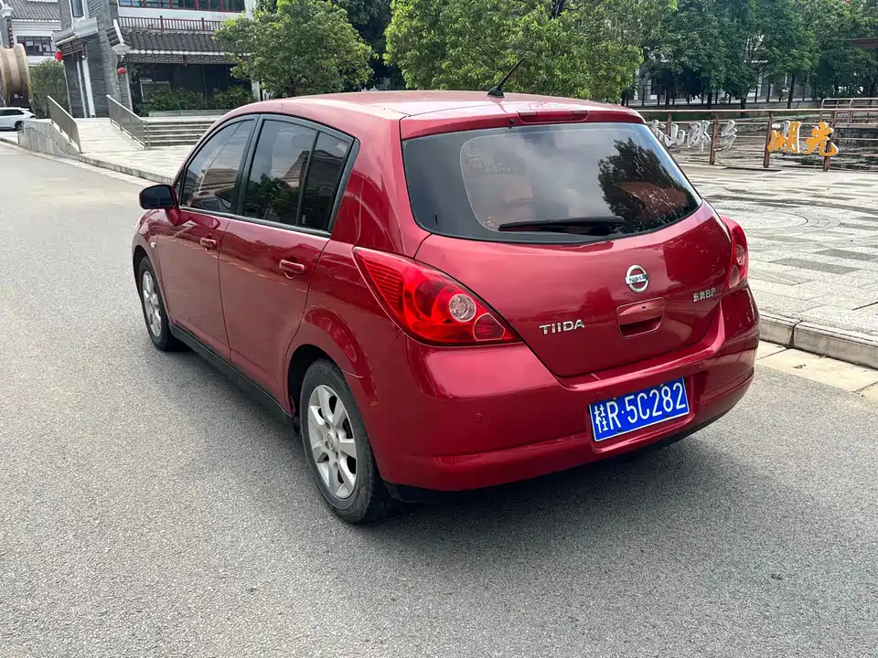 Nissan TIIDA
