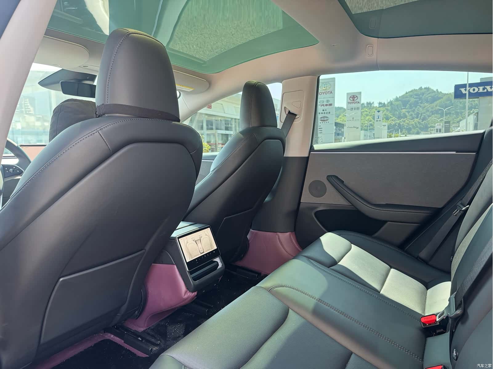 Tesla Model 3, 2025 12