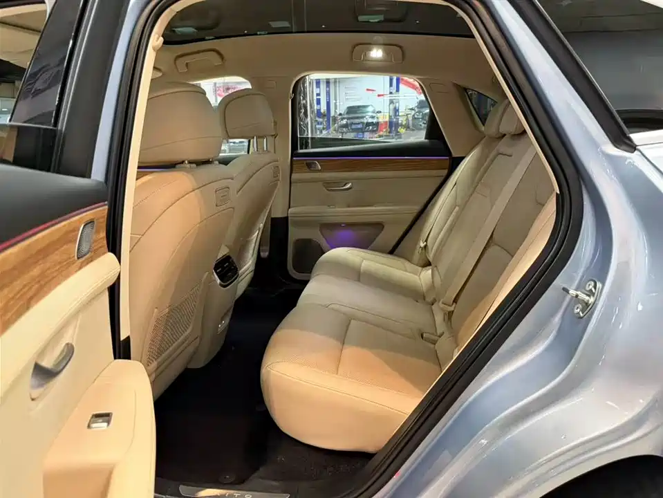 AITO Ask the world M5