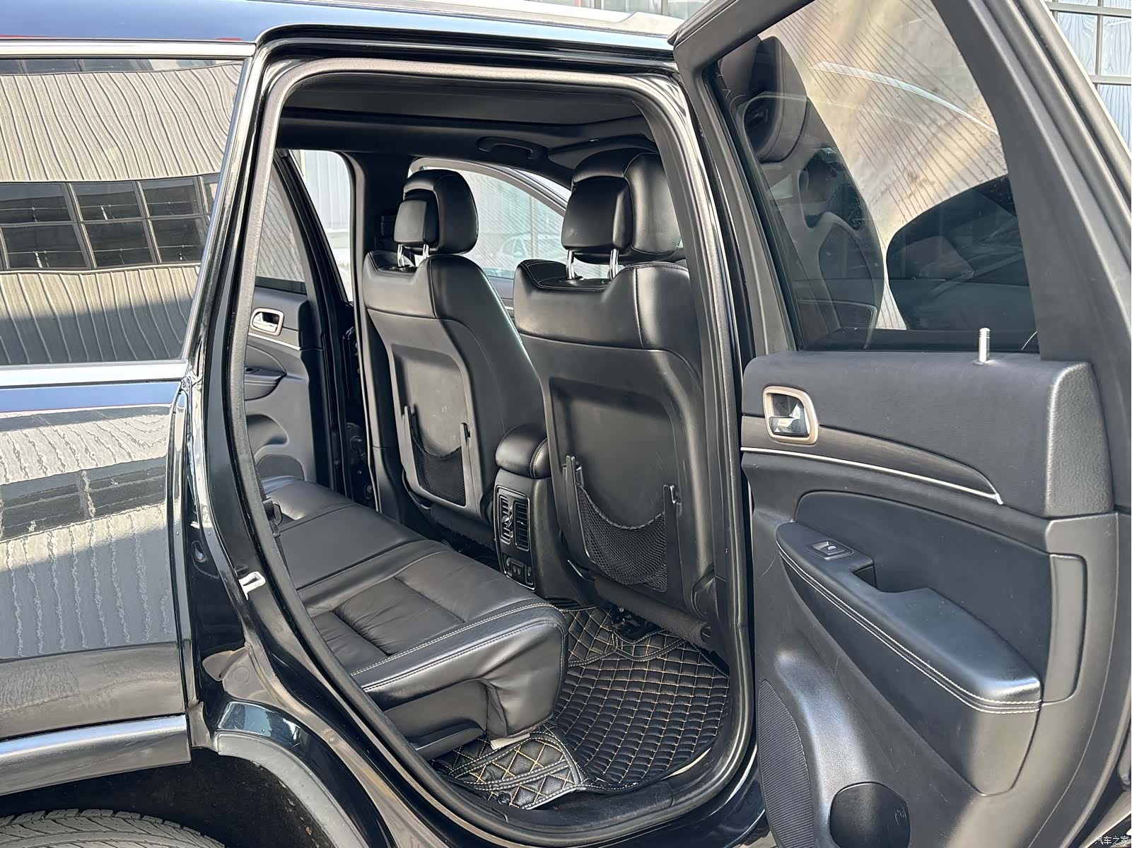 Jeep Grand Cherokee, 2016 16