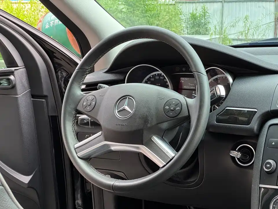 Mercedes-Benz R-class