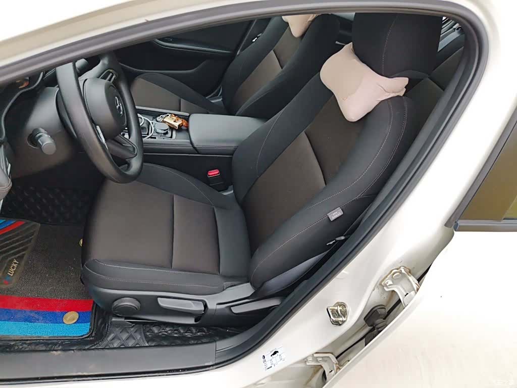 Mazda Mazda3, 2024 8
