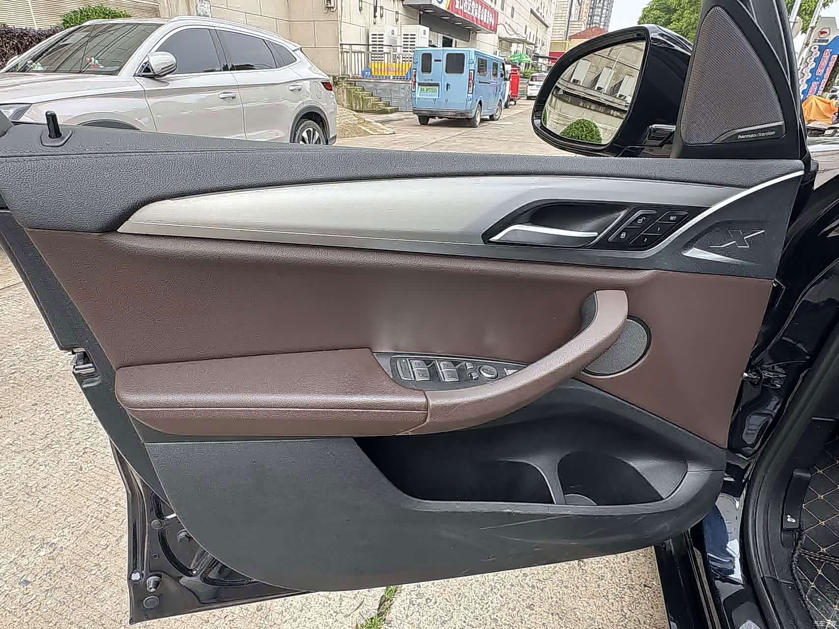 BMW iX3, 2023 9