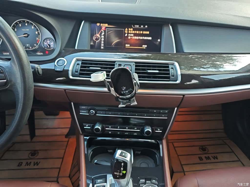 BMW 5 Series, 2017 13