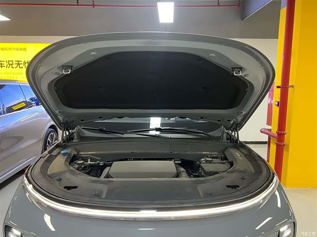 Li Auto L8, 2025 11