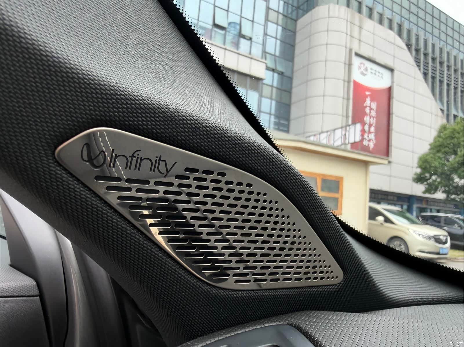Lynk & Co 01, 2021 все фото